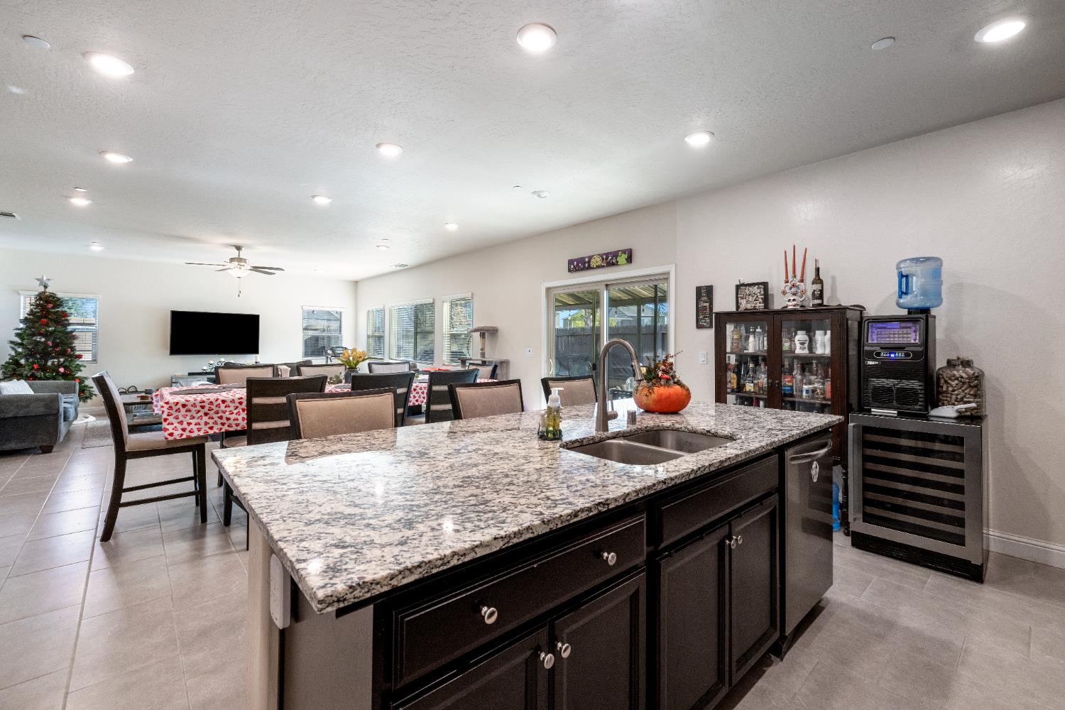 5265 W Lamona Ave, Fresno, CA 93722