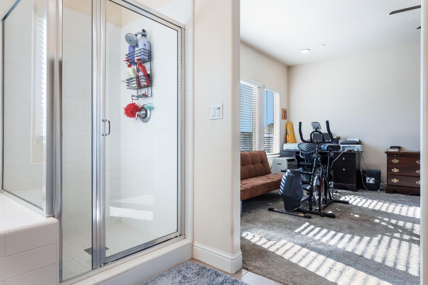 5265 W Lamona Ave, Fresno, CA 93722