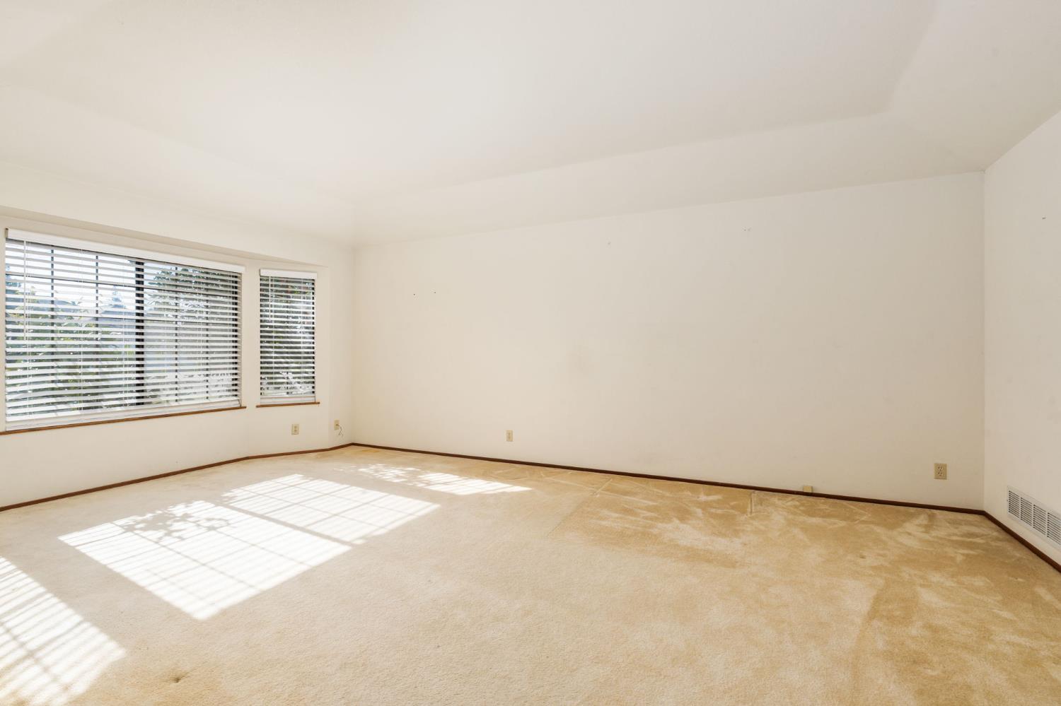 1544 E Jordan Ave, Fresno, CA 93720