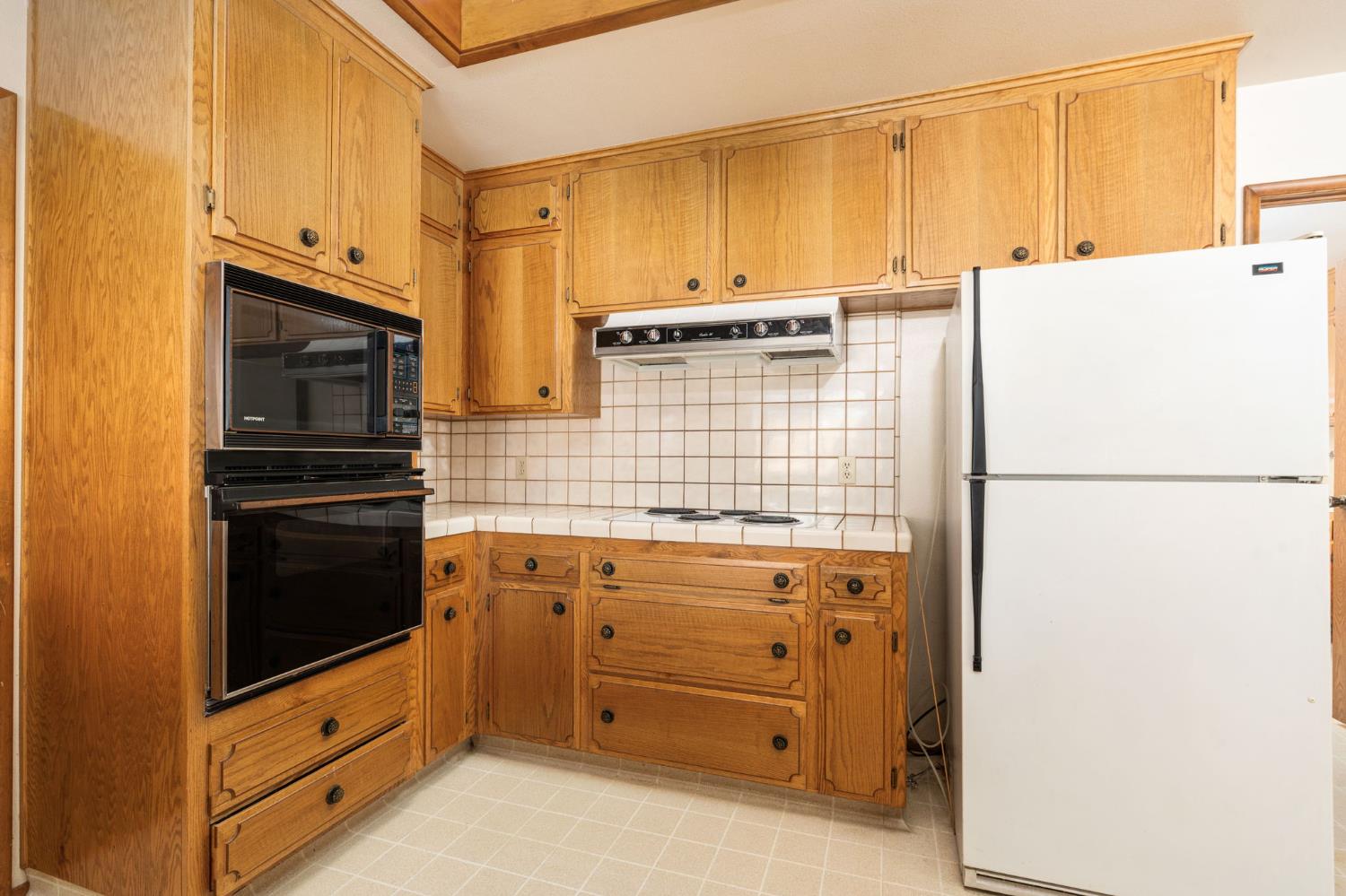 1544 E Jordan Ave, Fresno, CA 93720