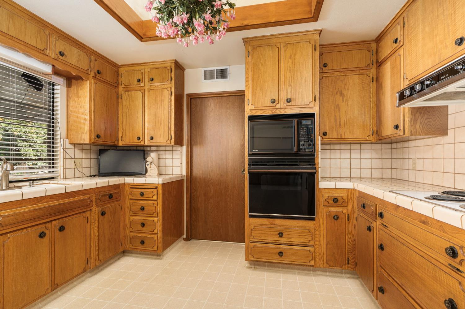 1544 E Jordan Ave, Fresno, CA 93720