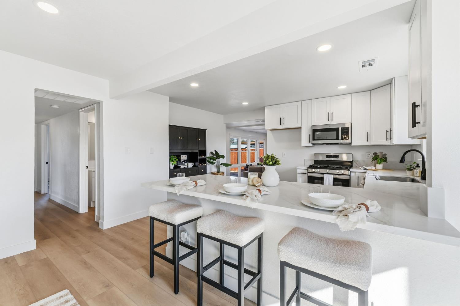 2625 E Sussex Way, Fresno, CA 93726