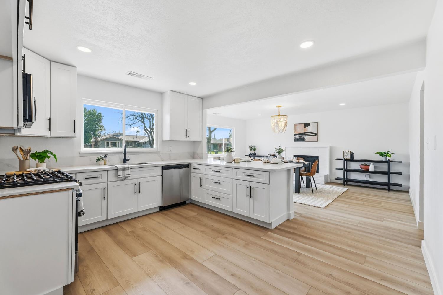 2625 E Sussex Way, Fresno, CA 93726