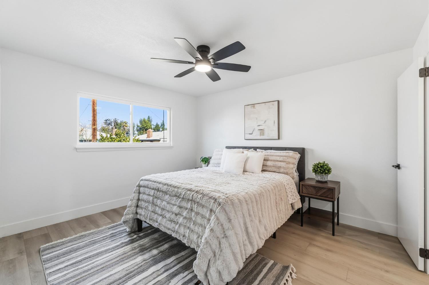 2625 E Sussex Way, Fresno, CA 93726