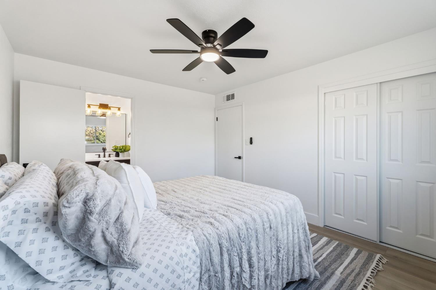 2625 E Sussex Way, Fresno, CA 93726