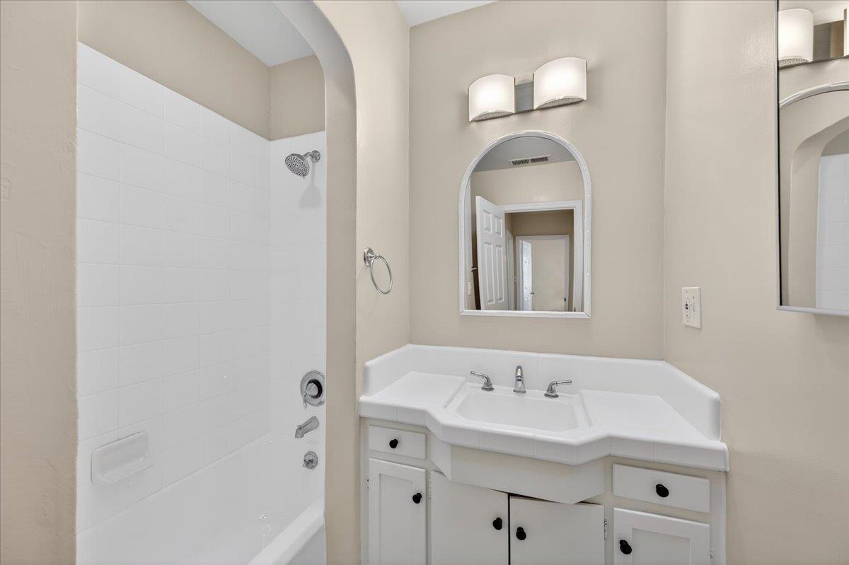 1146 E Cortland, Fresno, CA 93704