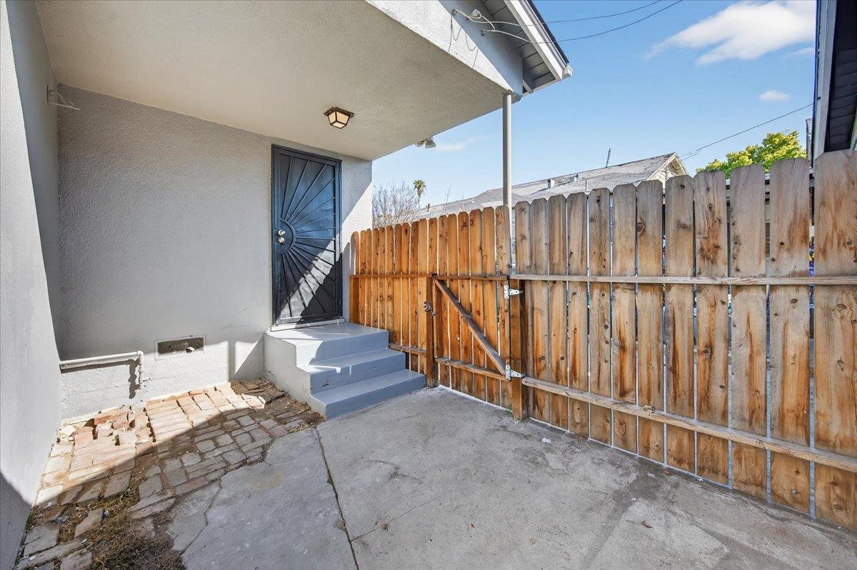 1146 E Cortland, Fresno, CA 93704