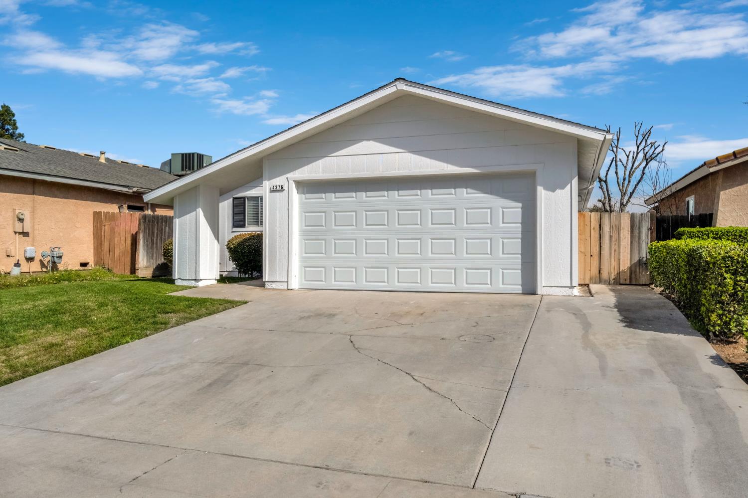 4376 W Cardiff Ave, Fresno, CA 93722