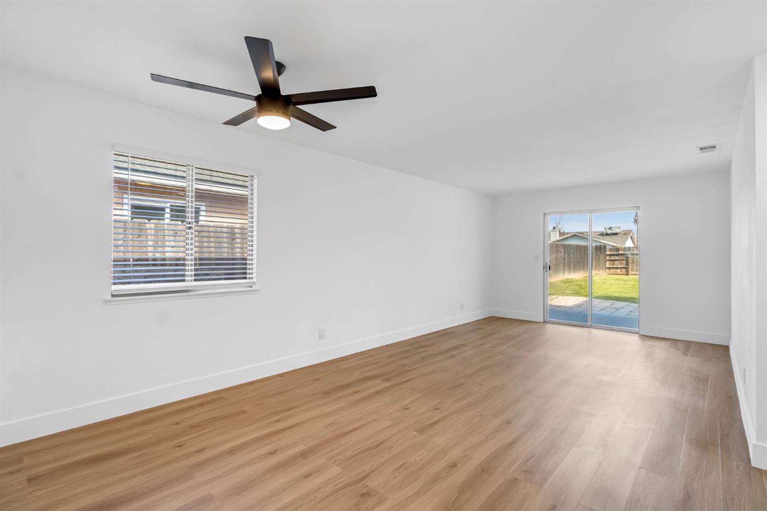 4376 W Cardiff Ave, Fresno, CA 93722