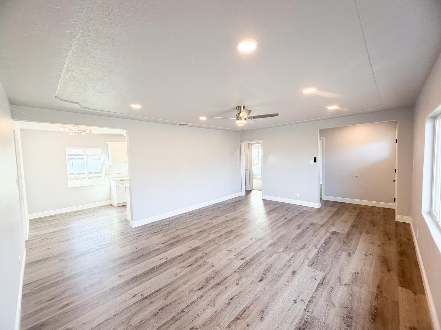 3812 E Clinton Ave, Fresno, CA 93703