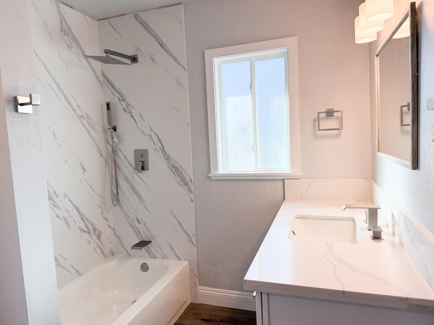 3812 E Clinton Ave, Fresno, CA 93703