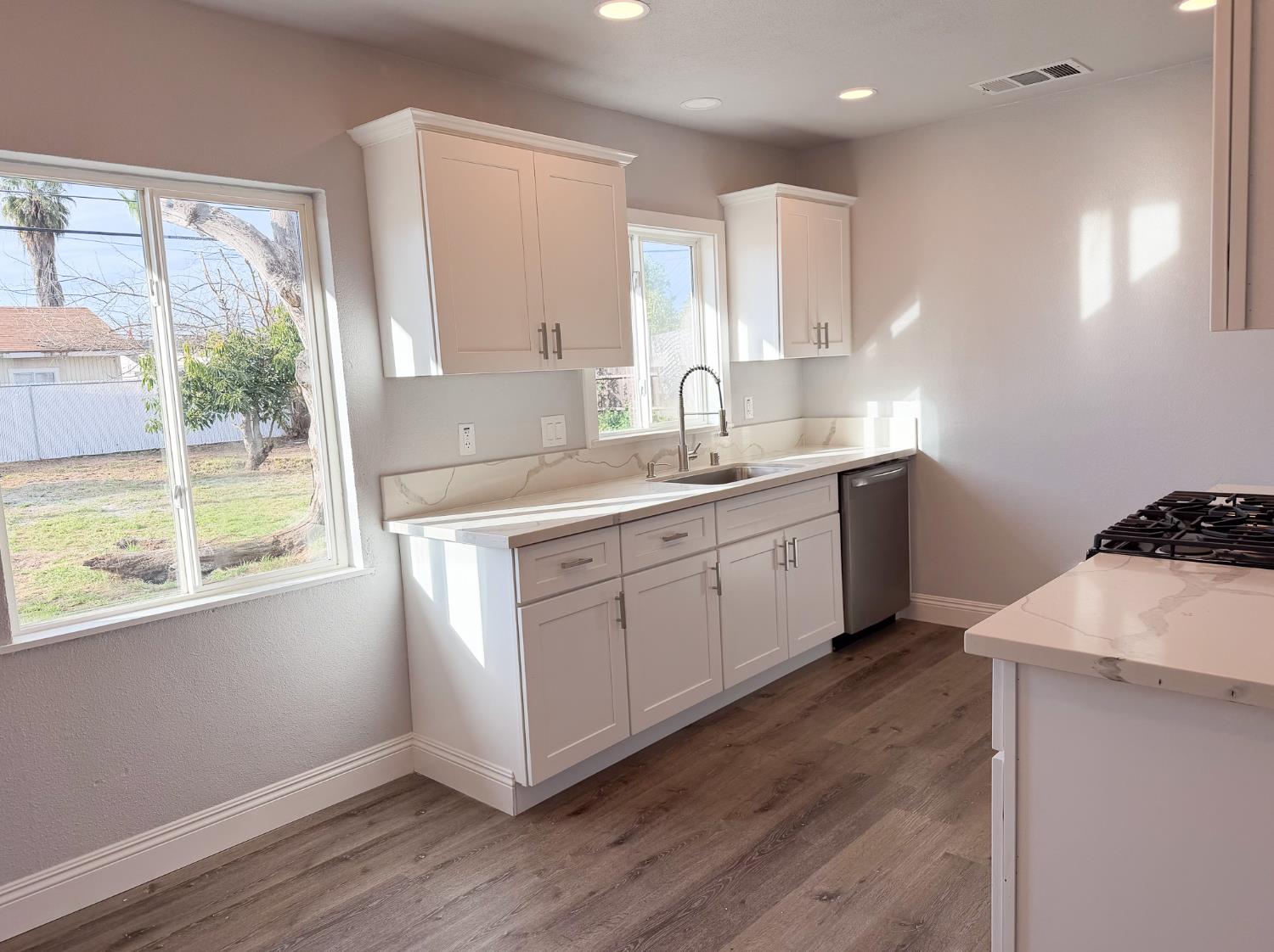 3812 E Clinton Ave, Fresno, CA 93703