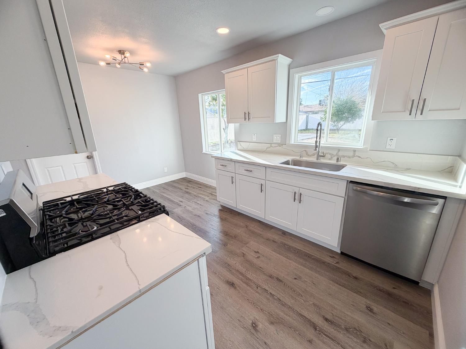 3812 E Clinton Ave, Fresno, CA 93703