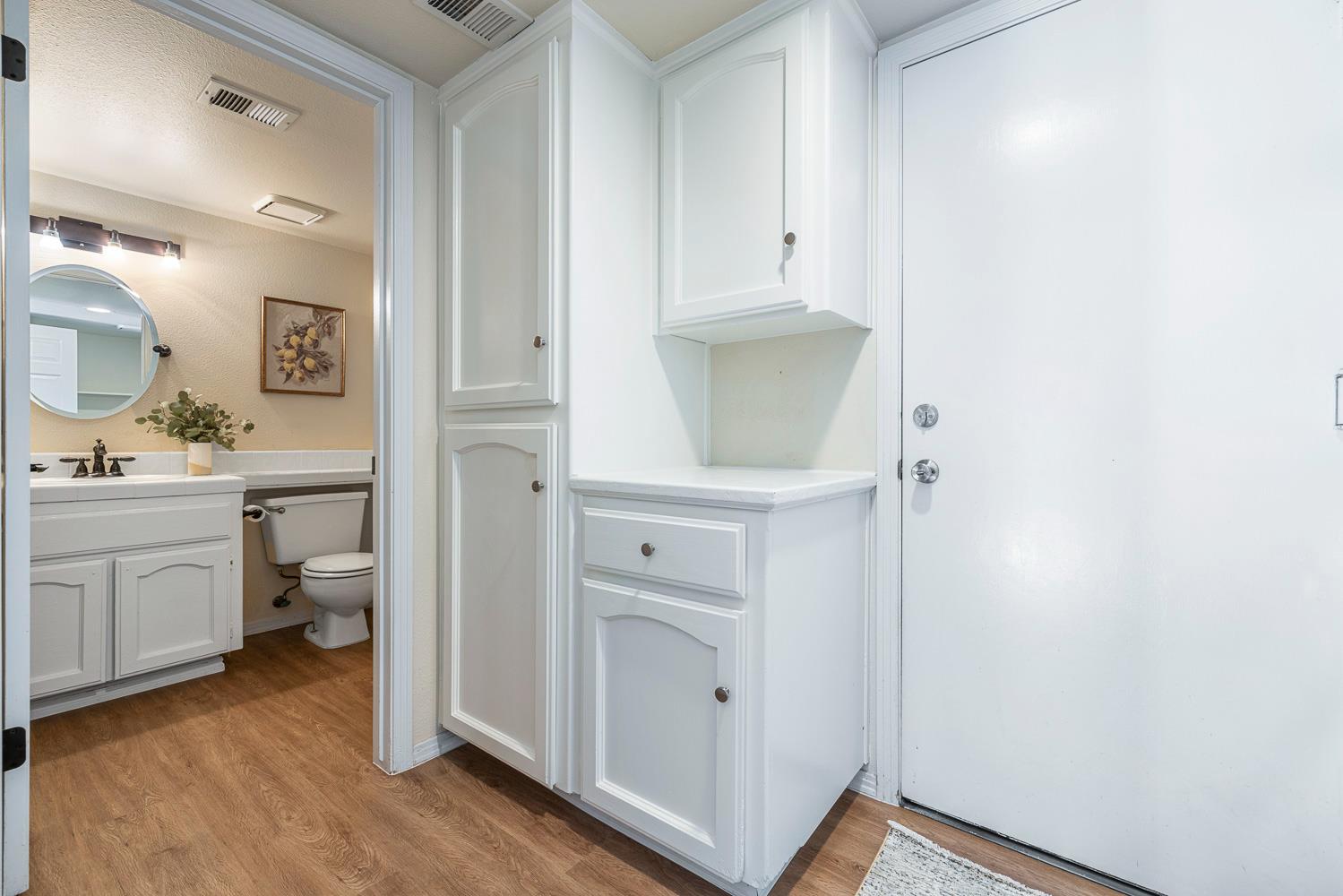 805 E Buckhill Rd, Fresno, CA 93720