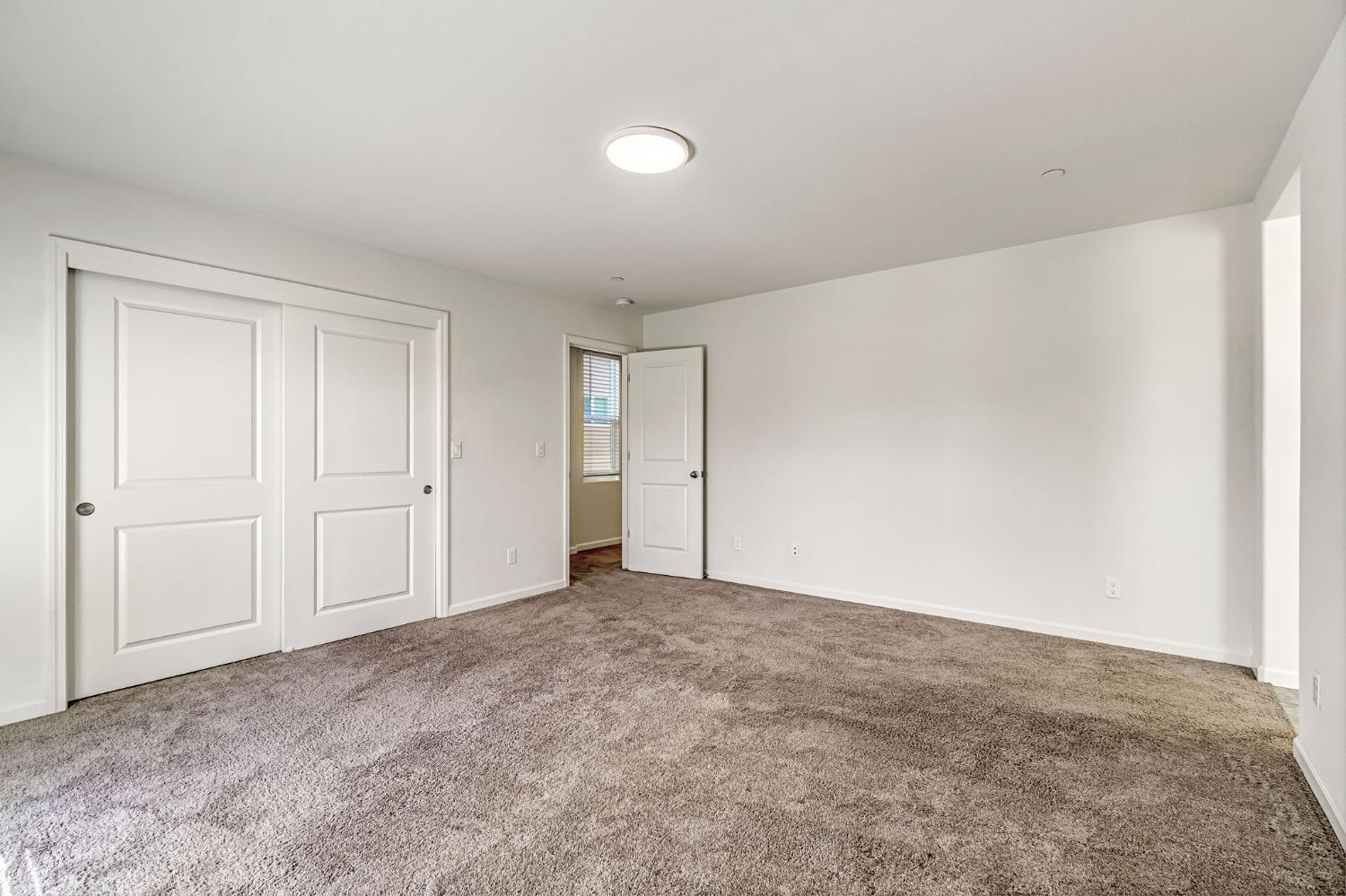 5468 W Santa Barbara Dr, Fresno, CA 93722