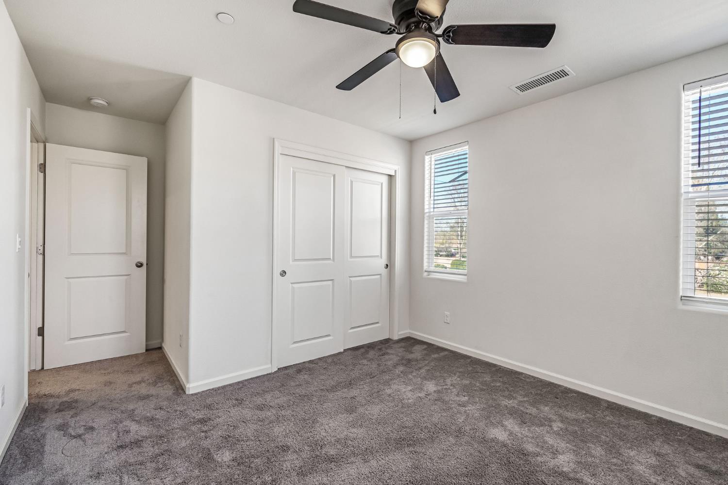 5468 W Santa Barbara Dr, Fresno, CA 93722