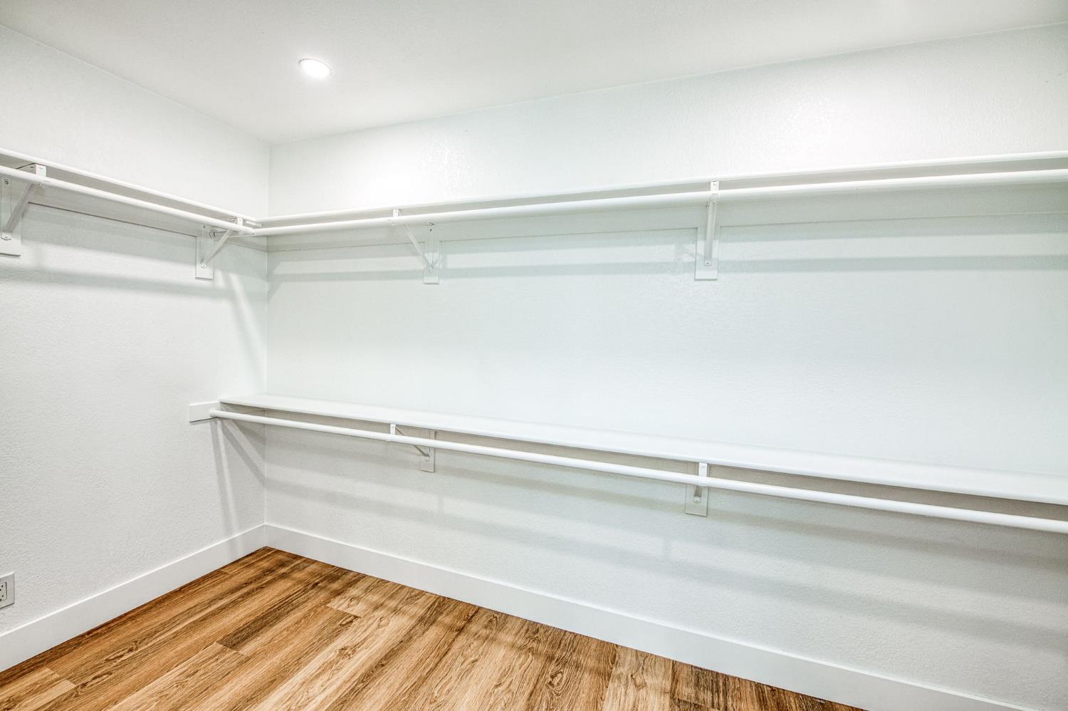 8453 N 1St St, Fresno, CA 93720