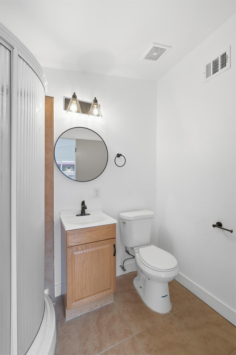 1150 E Jensen Ave, Fresno, CA 93706