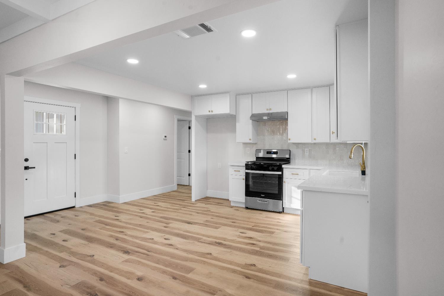 4090 N Sherman, Fresno, CA 93726