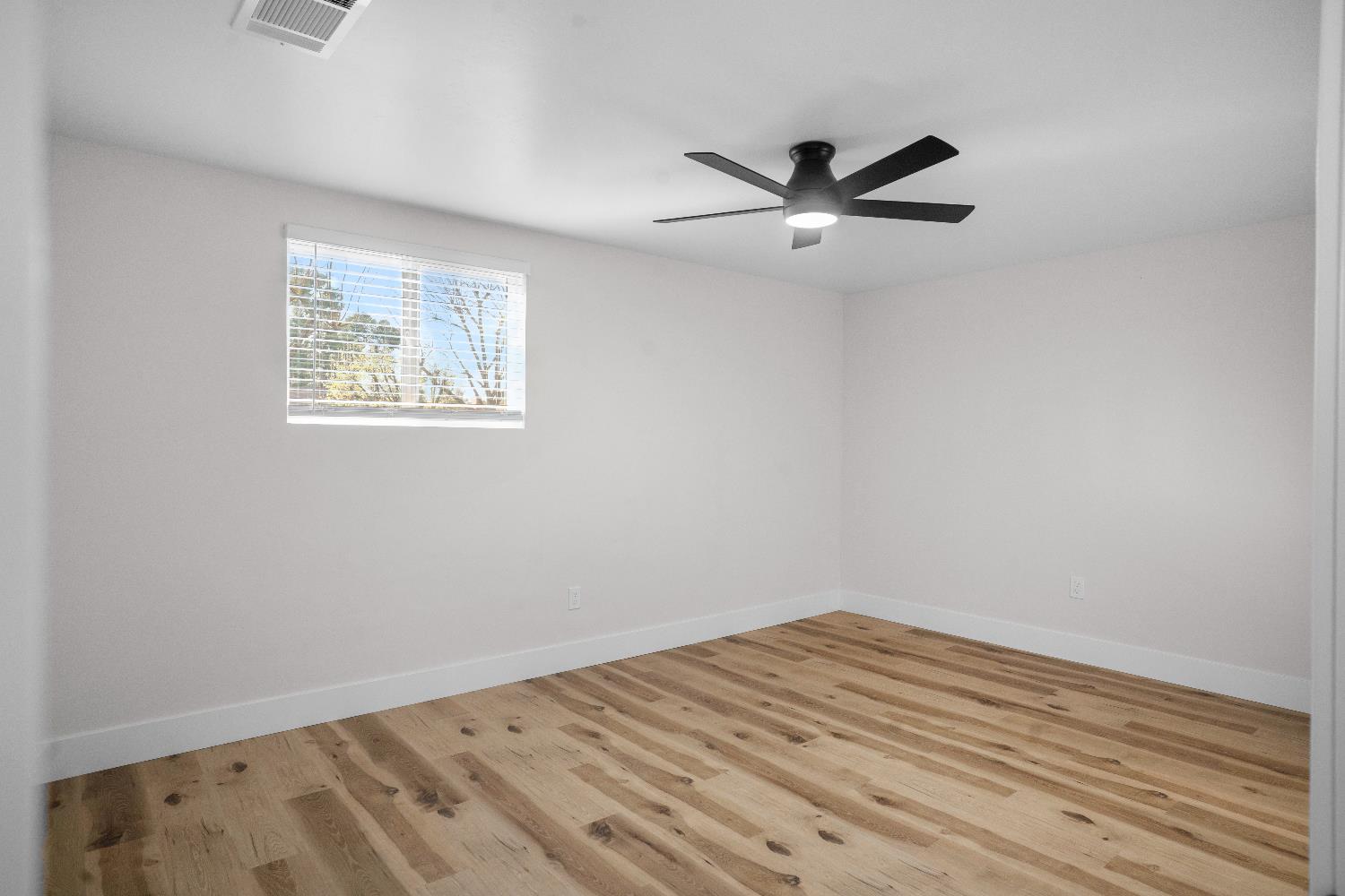 4090 N Sherman, Fresno, CA 93726