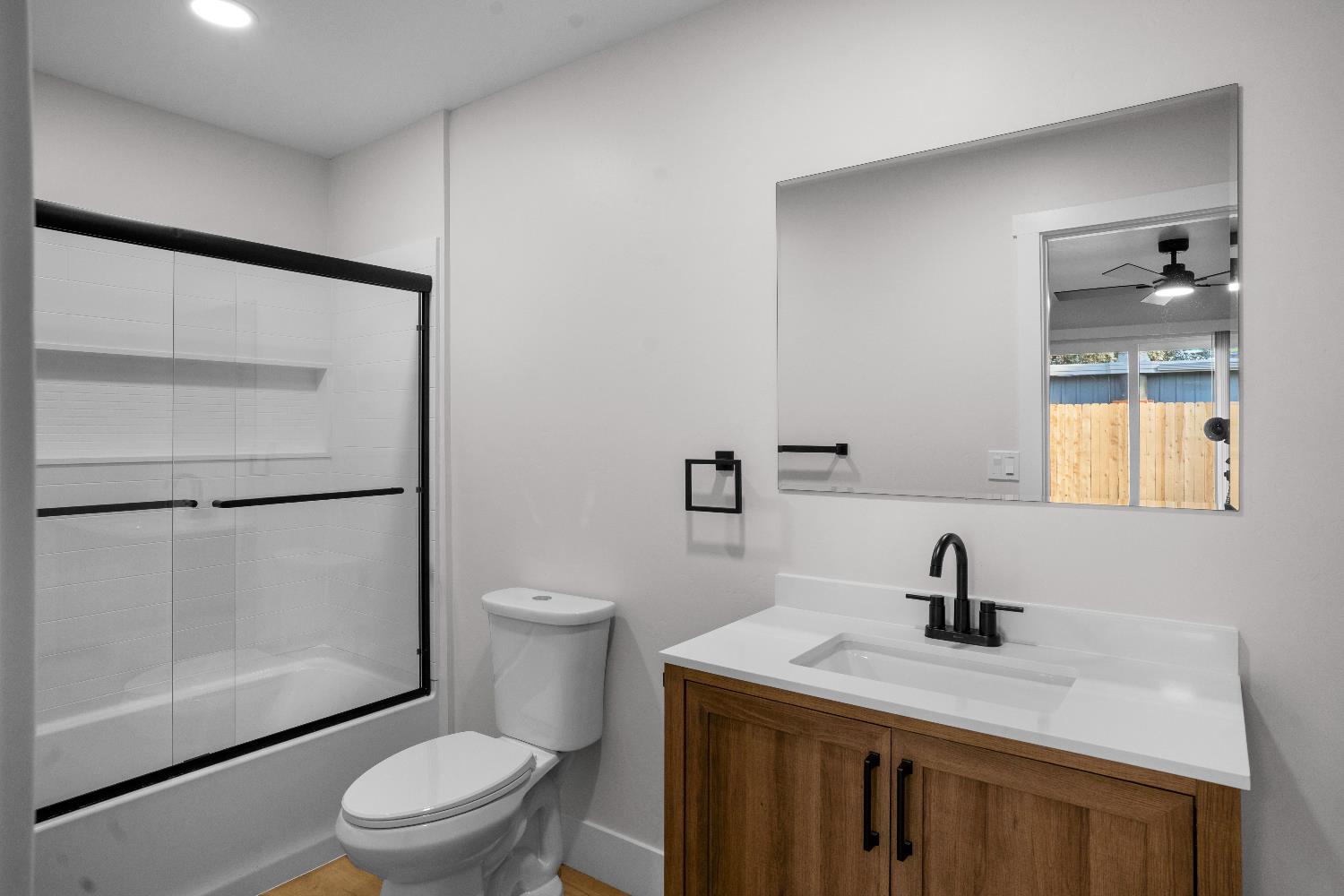 4090 N Sherman, Fresno, CA 93726