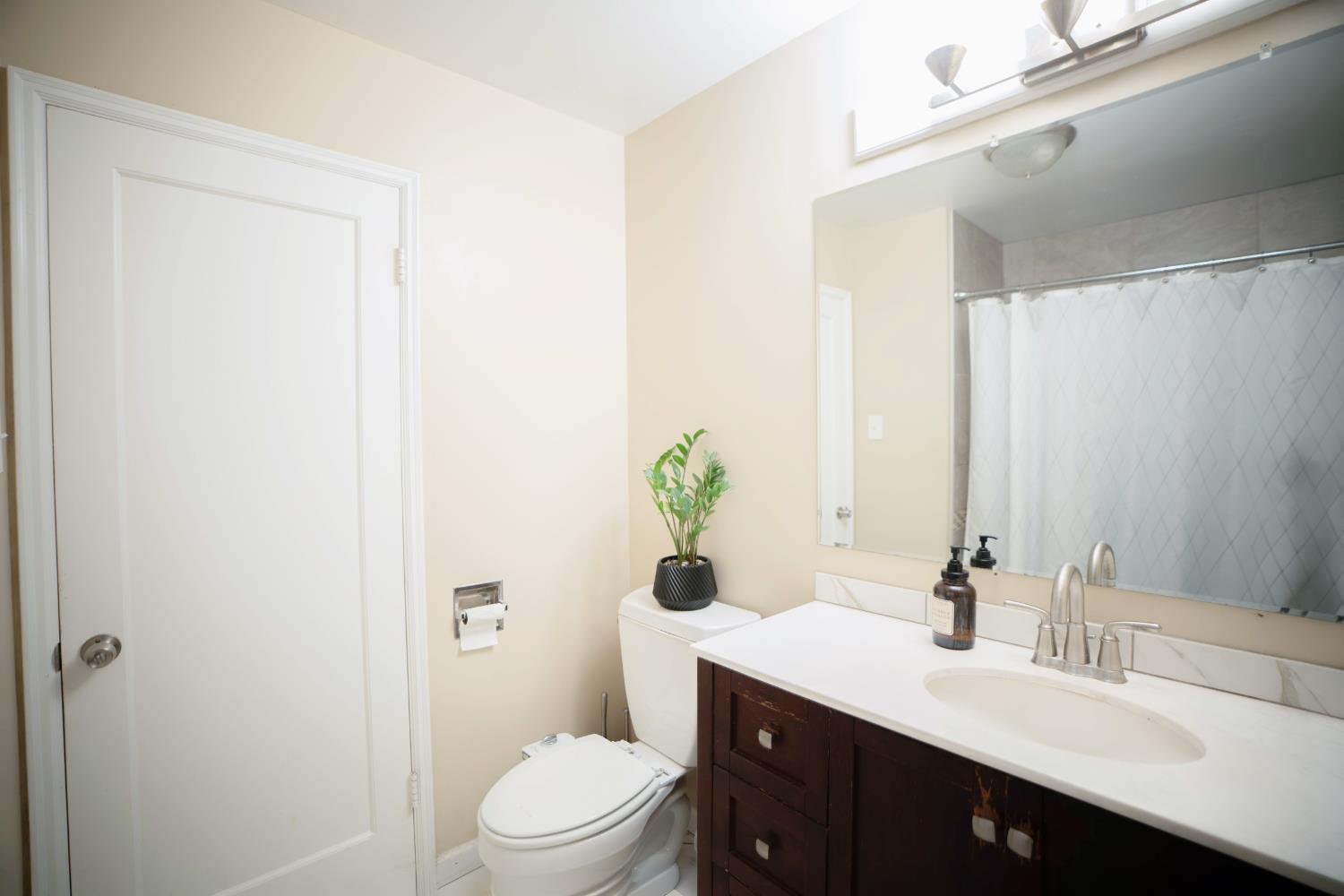 1447 W Normal Ave, Fresno, CA 93705