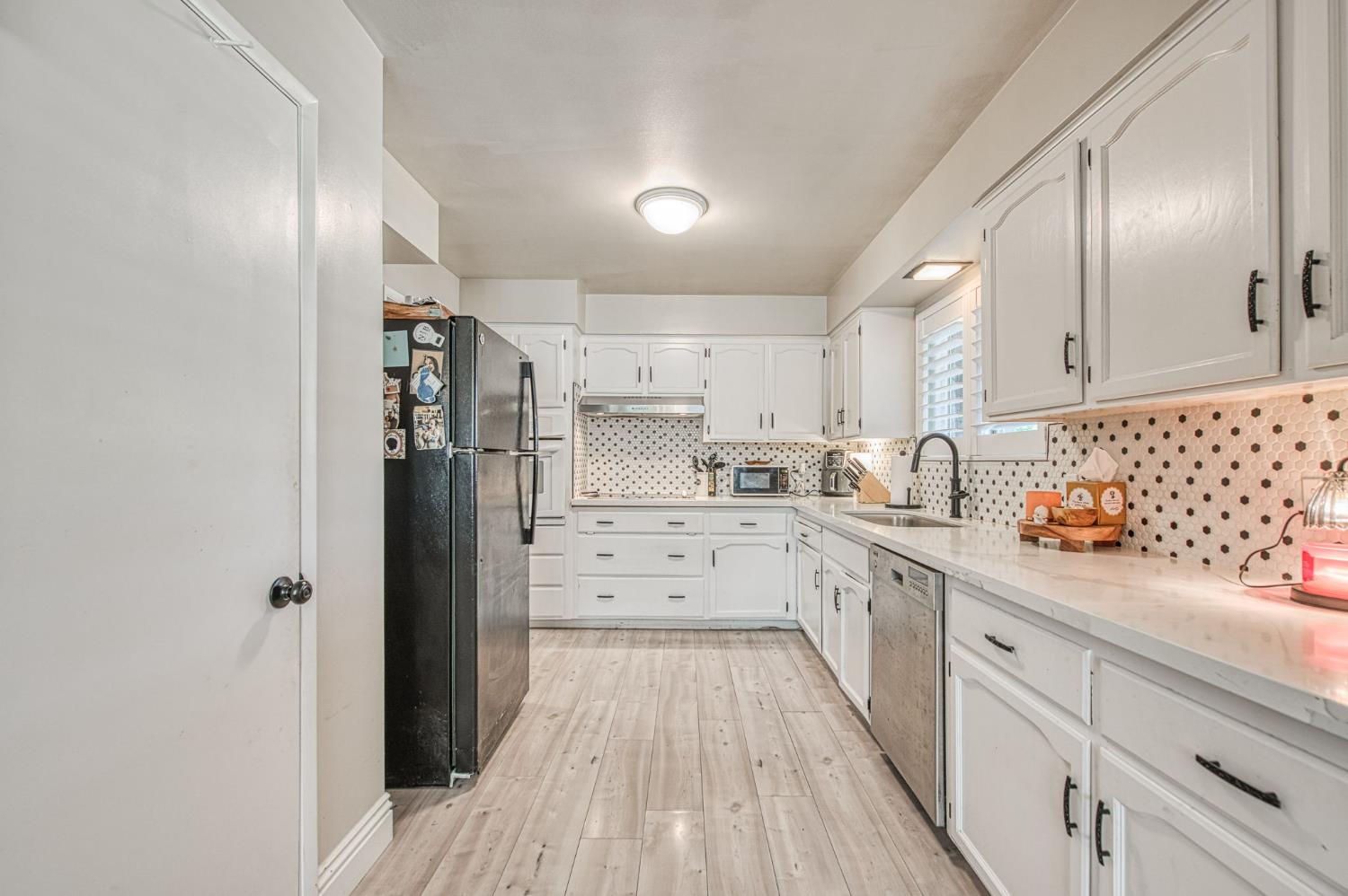 2569 E Los Altos Ave, Fresno, CA 93710