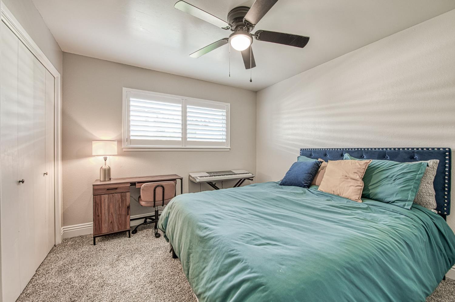 2569 E Los Altos Ave, Fresno, CA 93710