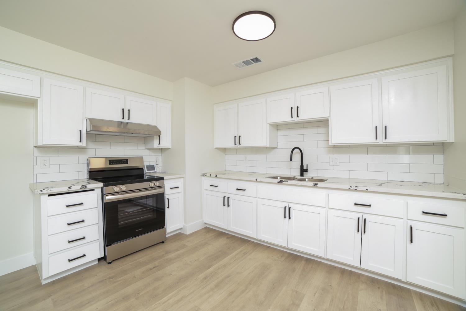 3231 W Indianapolis Ave, Fresno, CA 93722