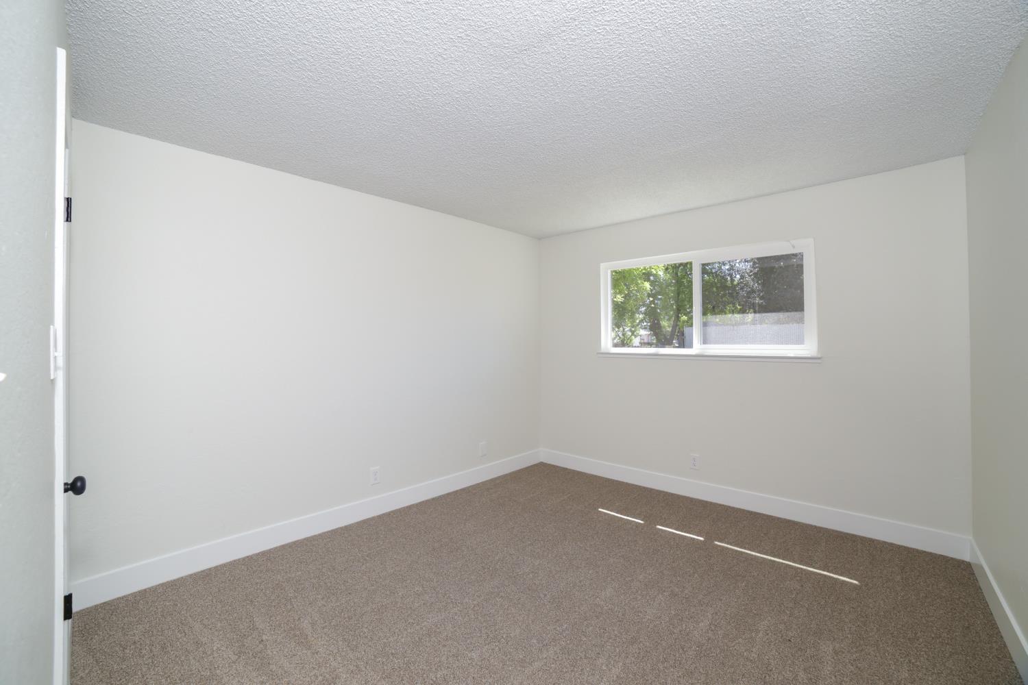 3231 W Indianapolis Ave, Fresno, CA 93722