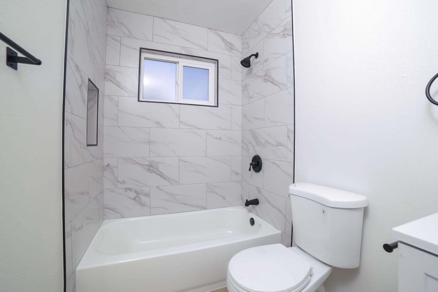 3231 W Indianapolis Ave, Fresno, CA 93722