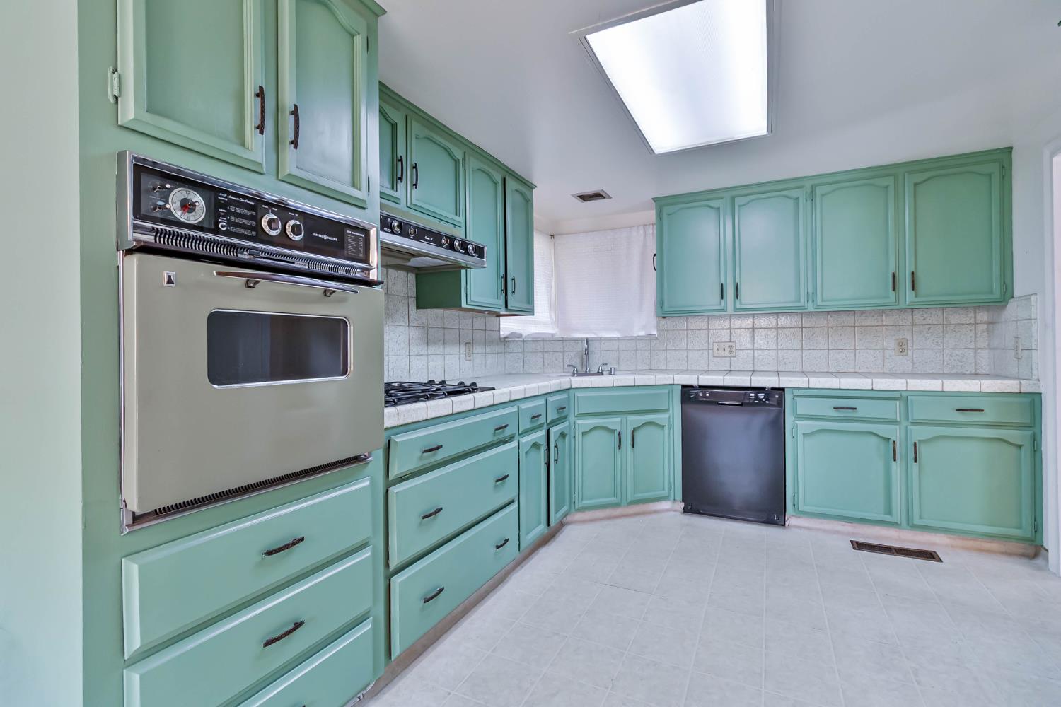 2158 E Palo Alto Ave, Fresno, CA 93710