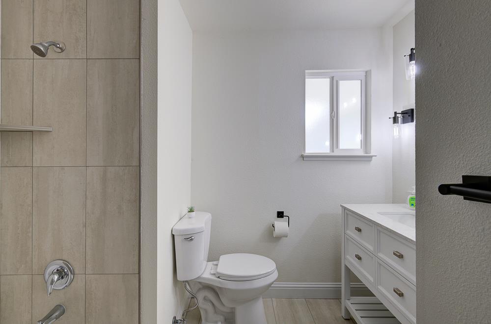 4745 N 5Th St, Fresno, CA 93726