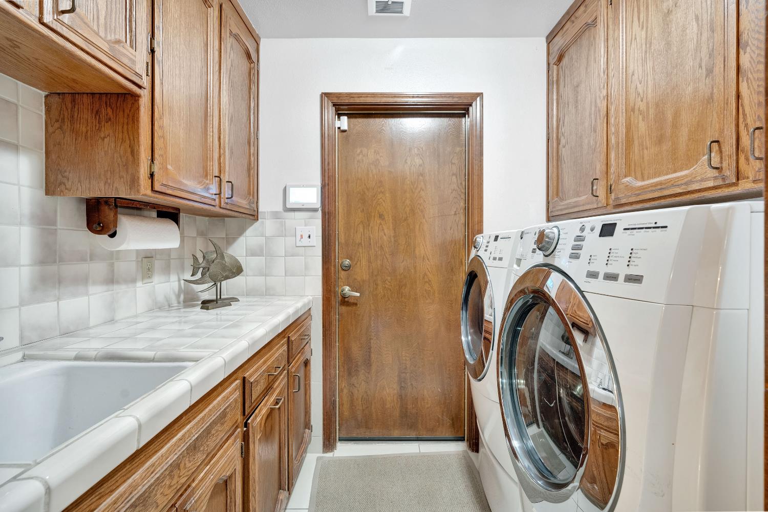 327 E Audubon Dr, Fresno, CA 93720