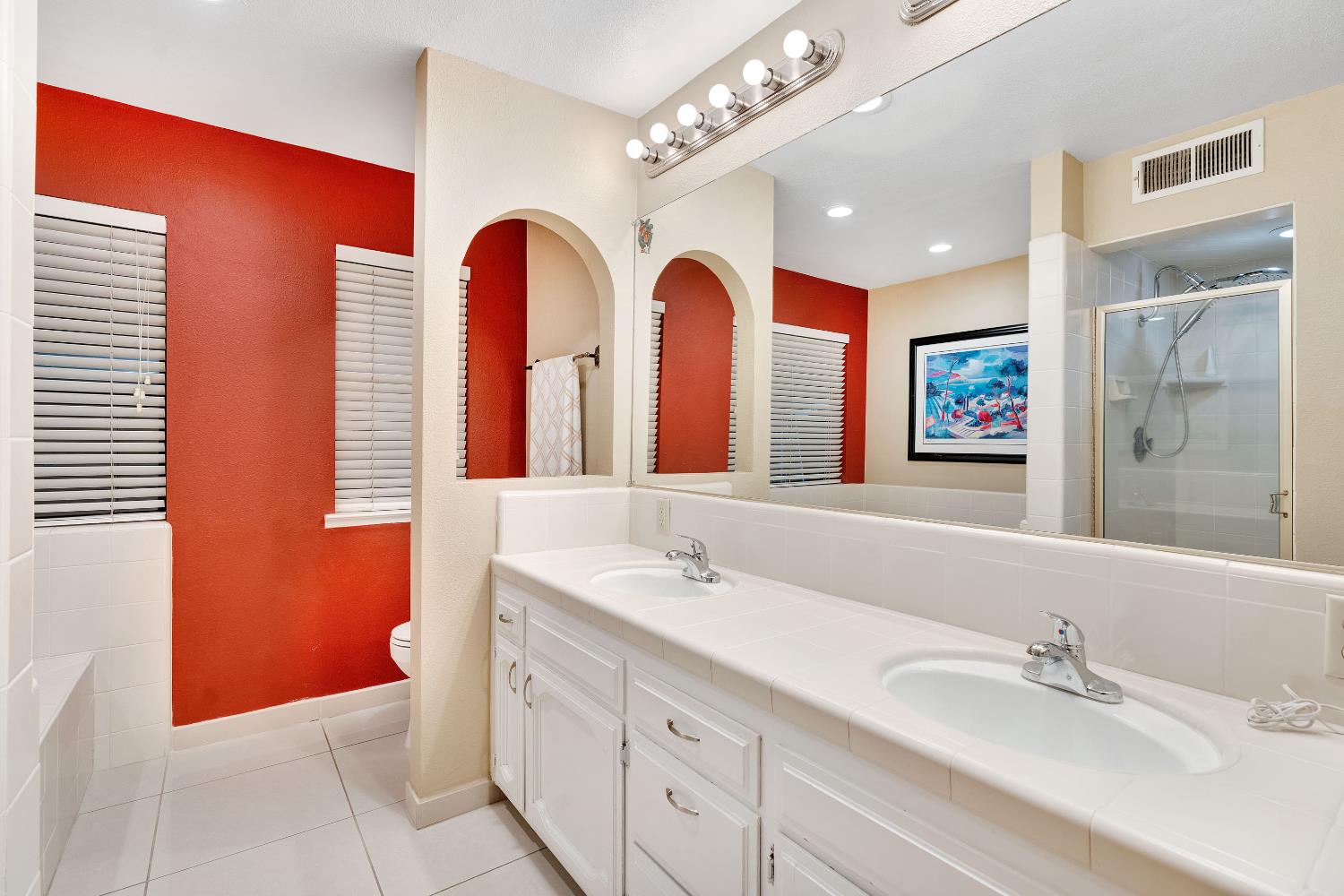 327 E Audubon Dr, Fresno, CA 93720