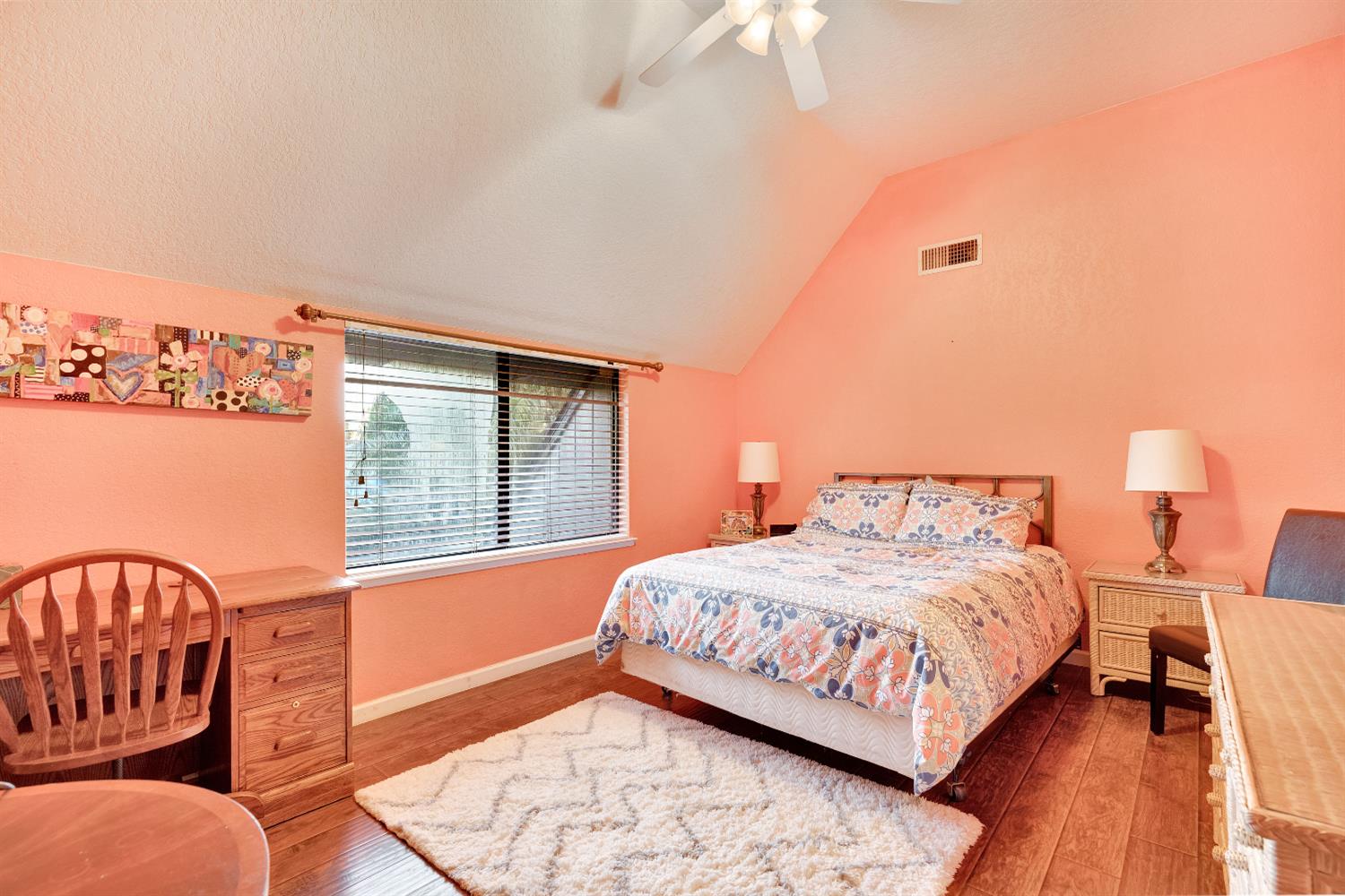 327 E Audubon Dr, Fresno, CA 93720