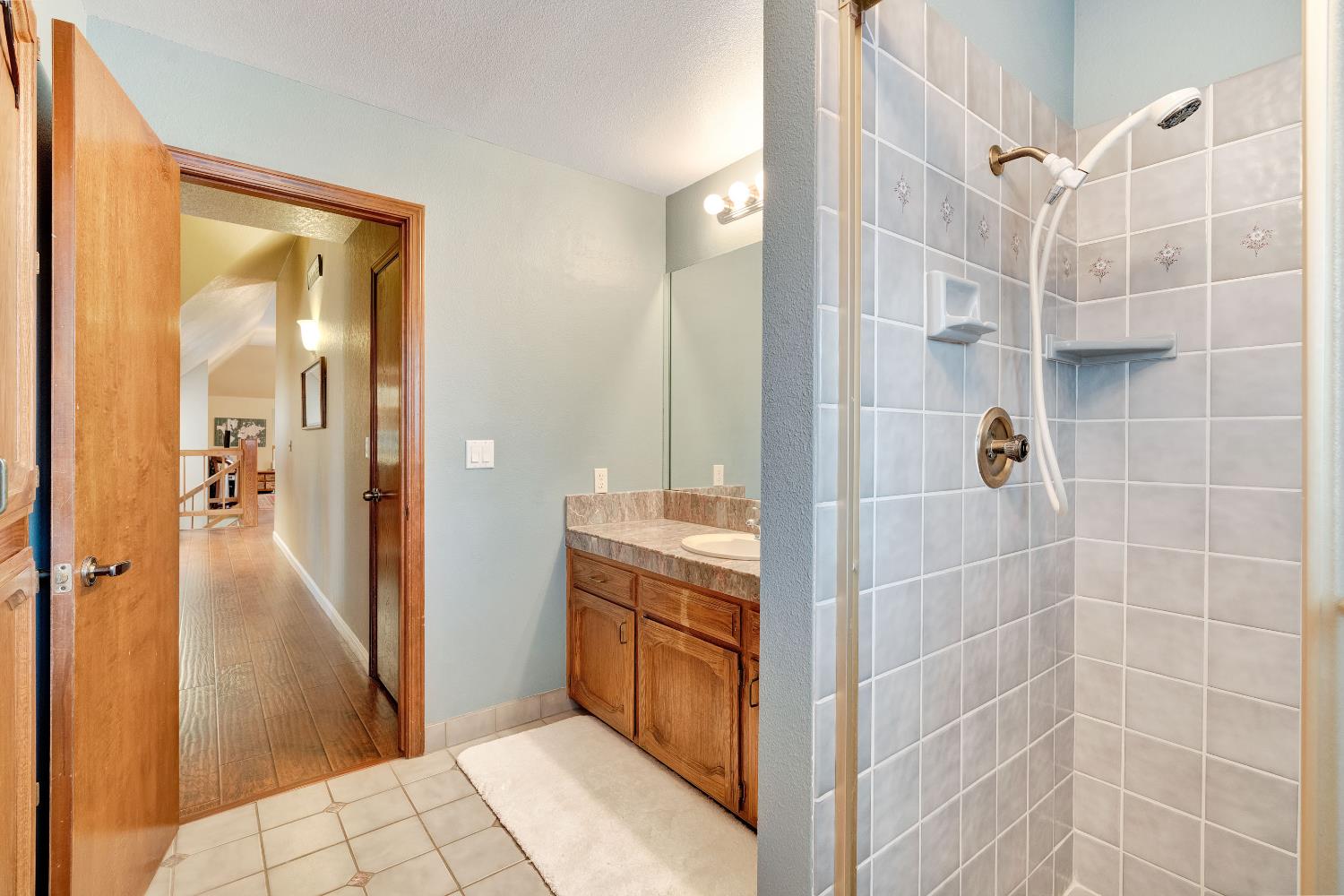 327 E Audubon Dr, Fresno, CA 93720