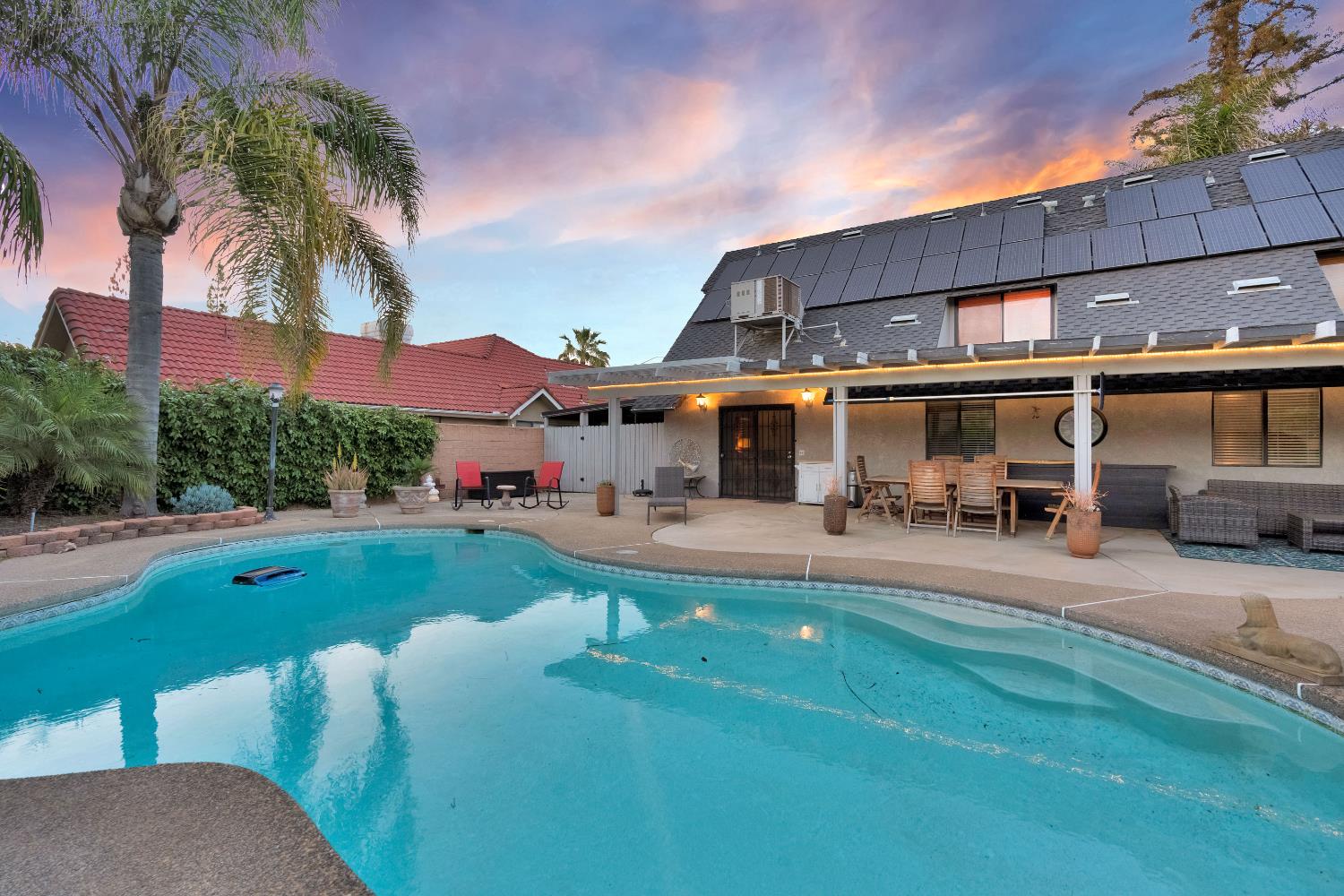 327 E Audubon Dr, Fresno, CA 93720