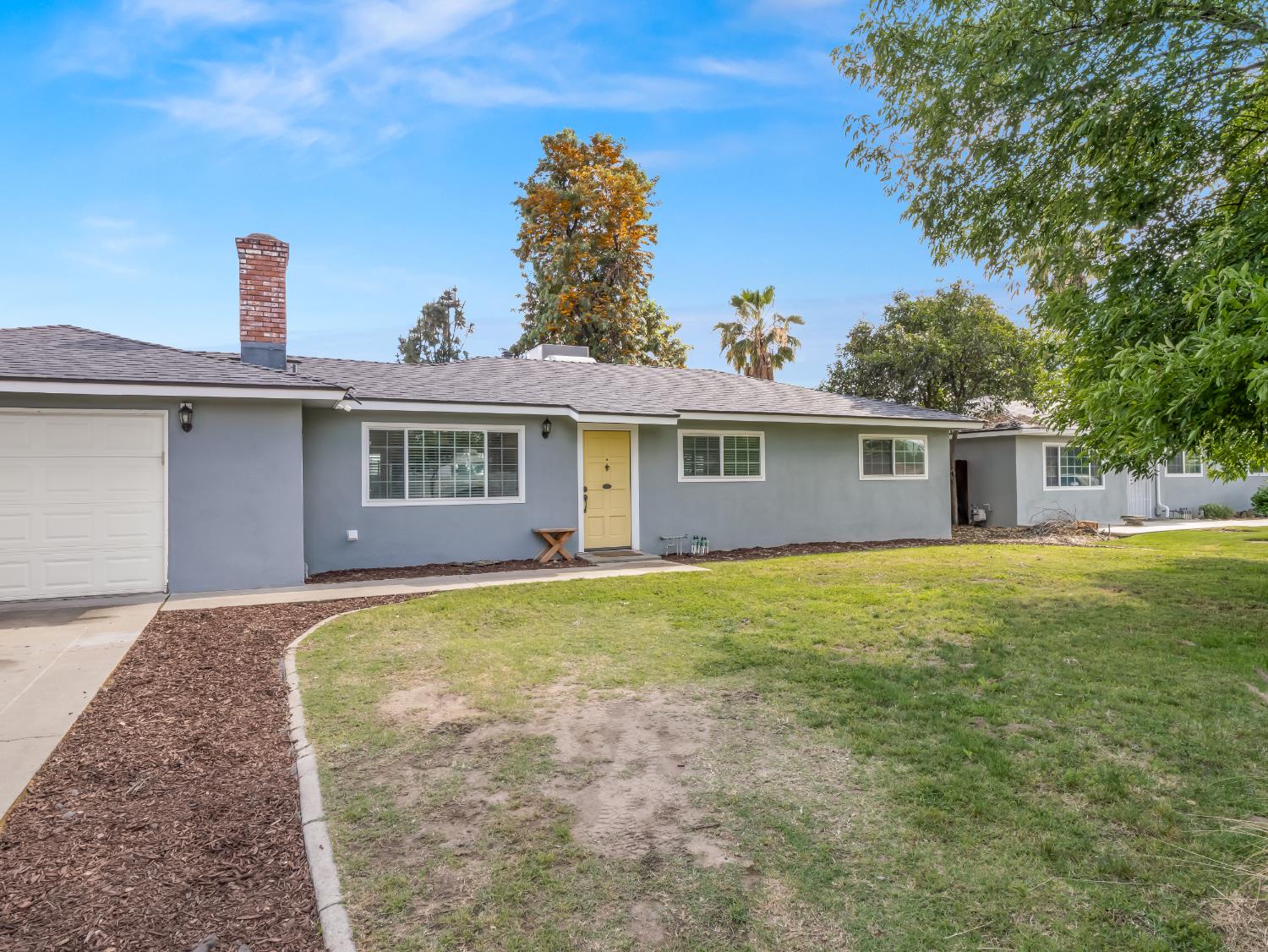 5684 E Sussex Way, Fresno, CA 93727