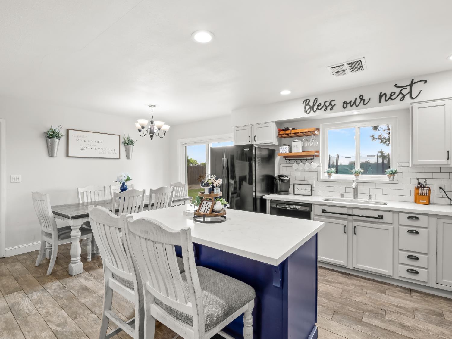 5684 E Sussex Way, Fresno, CA 93727