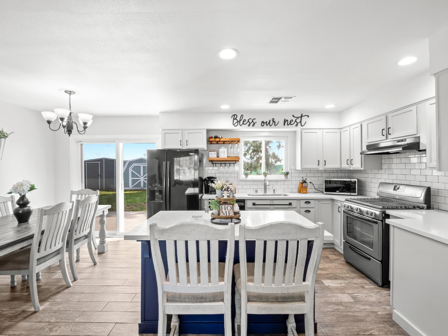 5684 E Sussex Way, Fresno, CA 93727