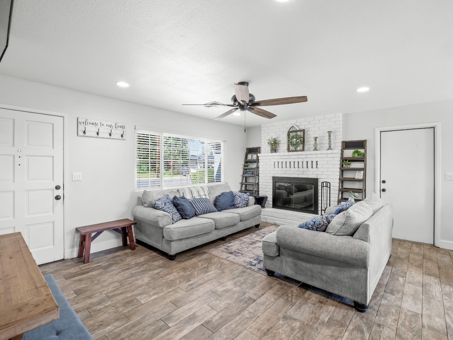 5684 E Sussex Way, Fresno, CA 93727