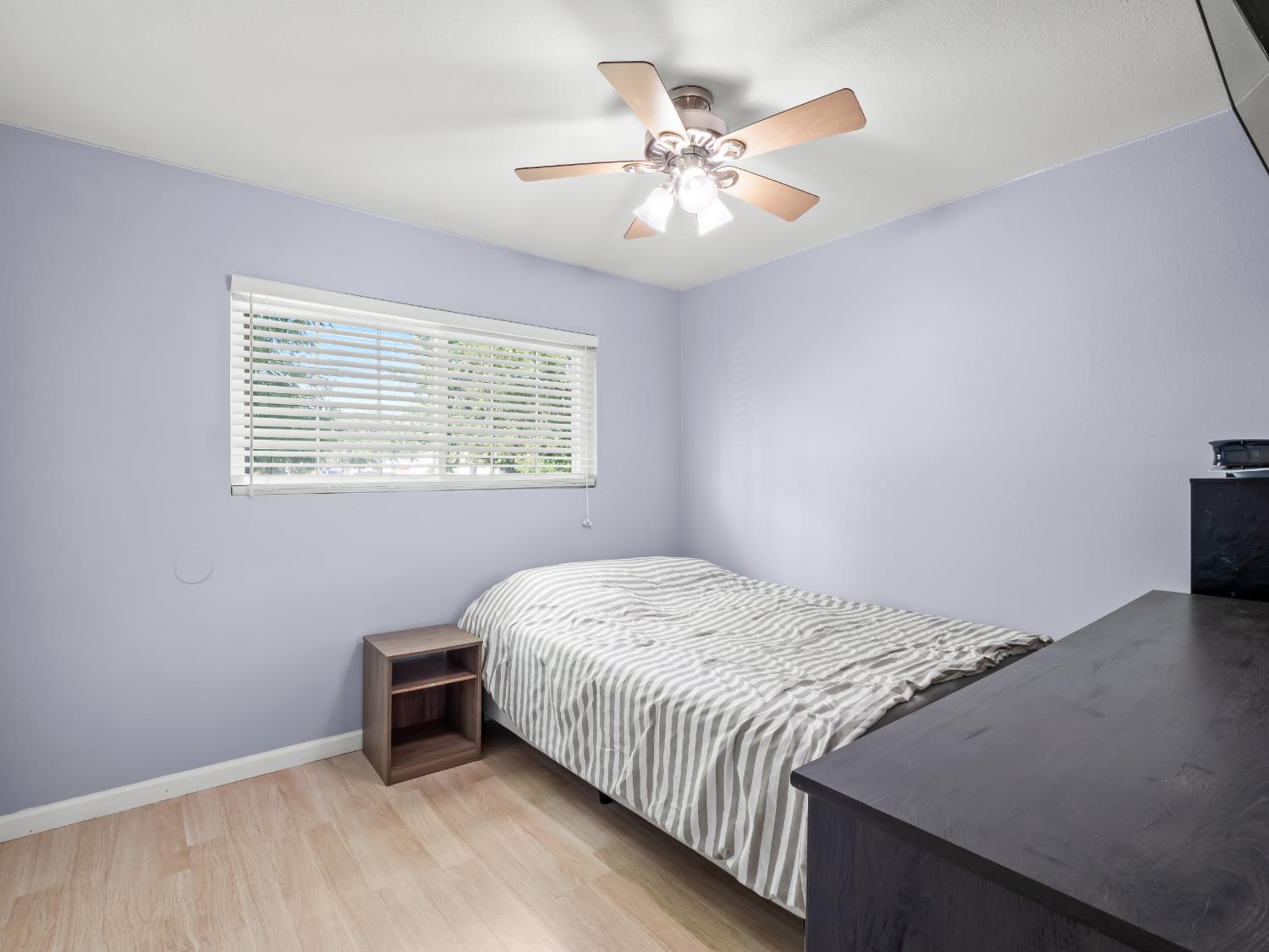 5684 E Sussex Way, Fresno, CA 93727