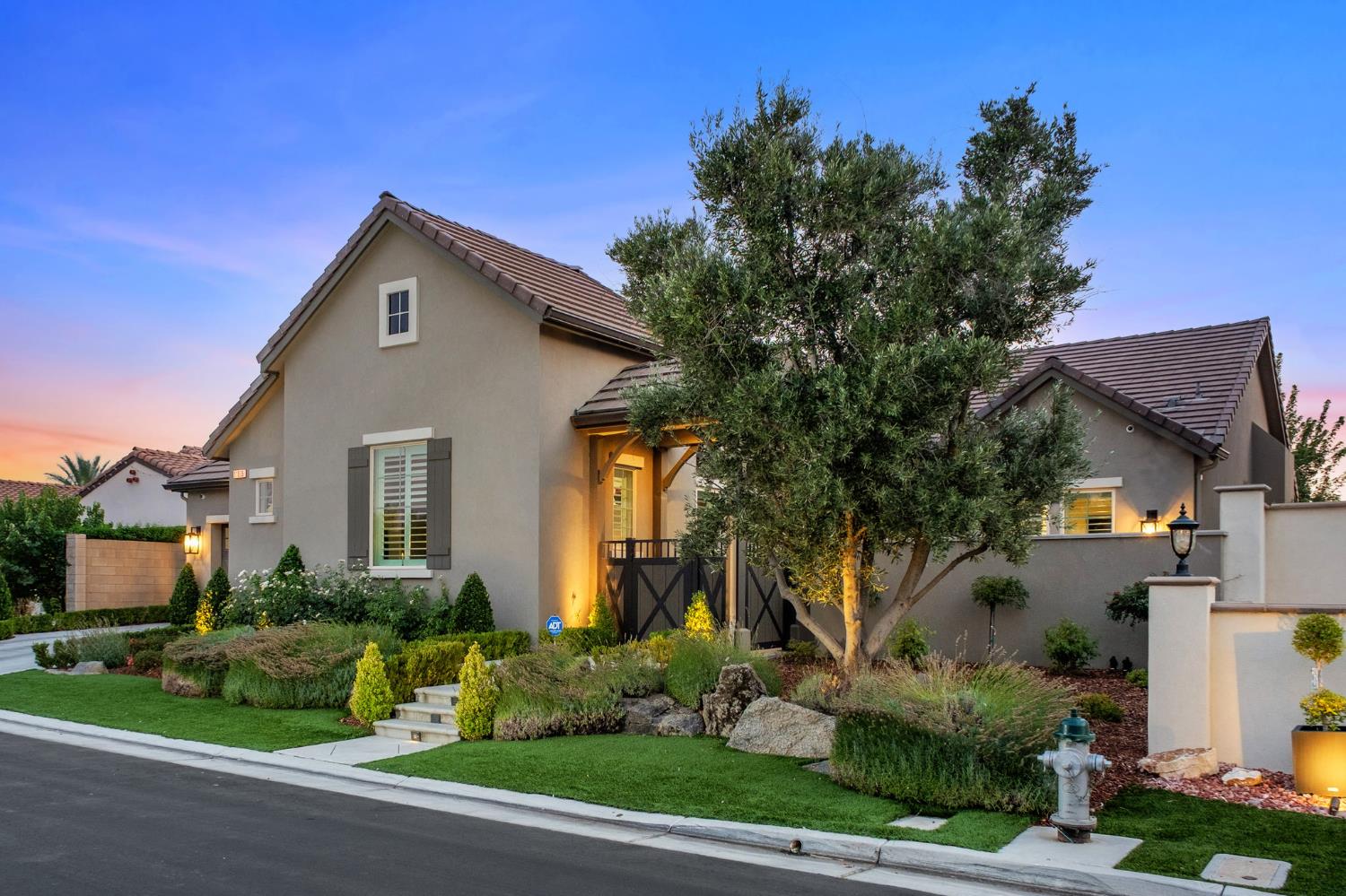 11865 N Ridgeway Dr, Fresno, CA 93730