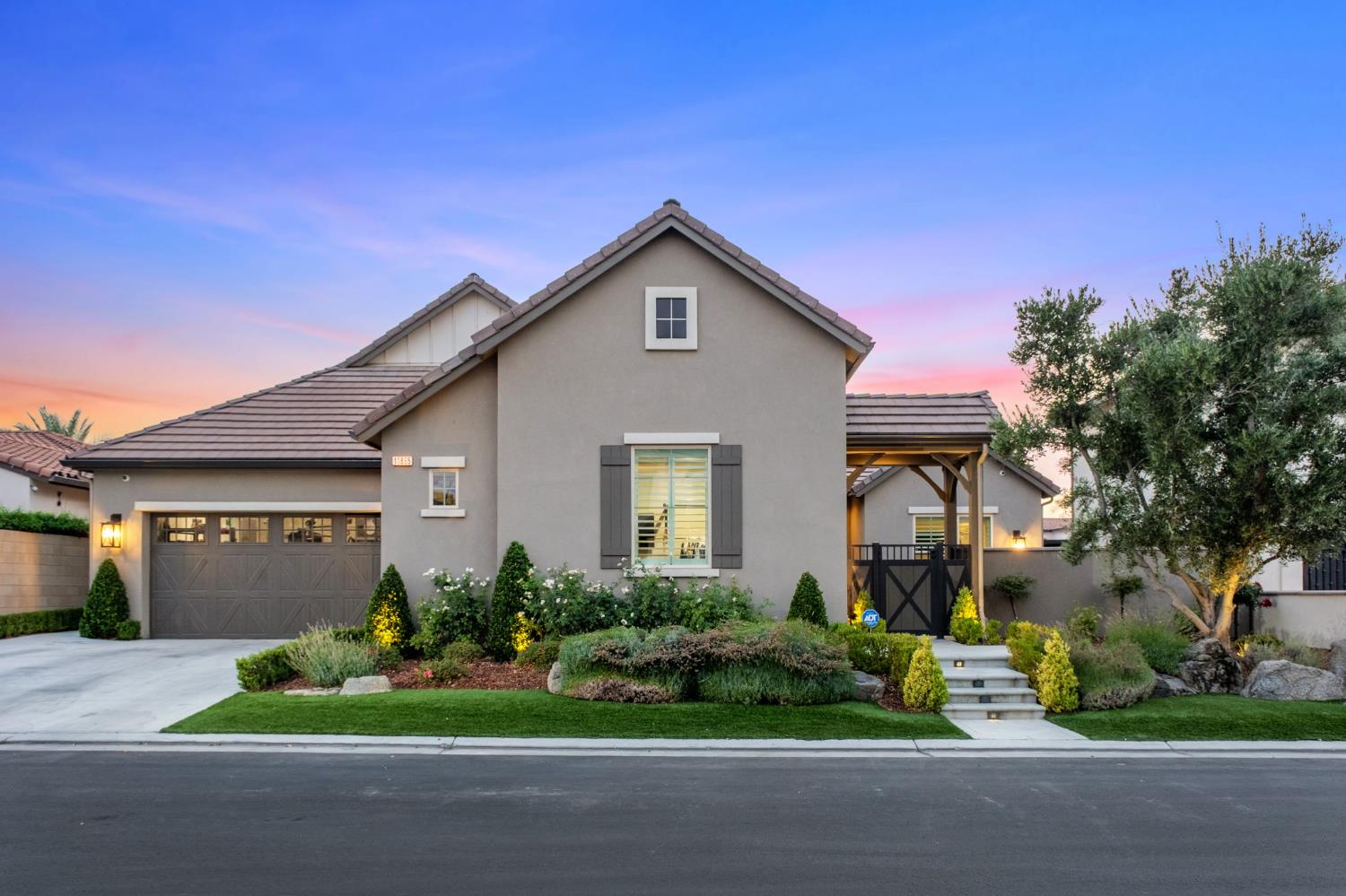 11865 N Ridgeway Dr, Fresno, CA 93730