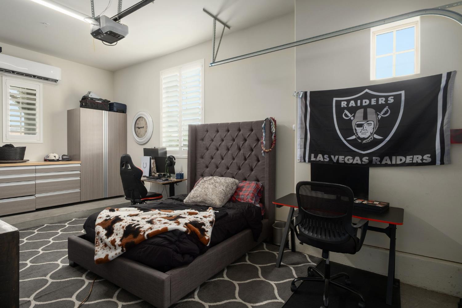 11865 N Ridgeway Dr, Fresno, CA 93730