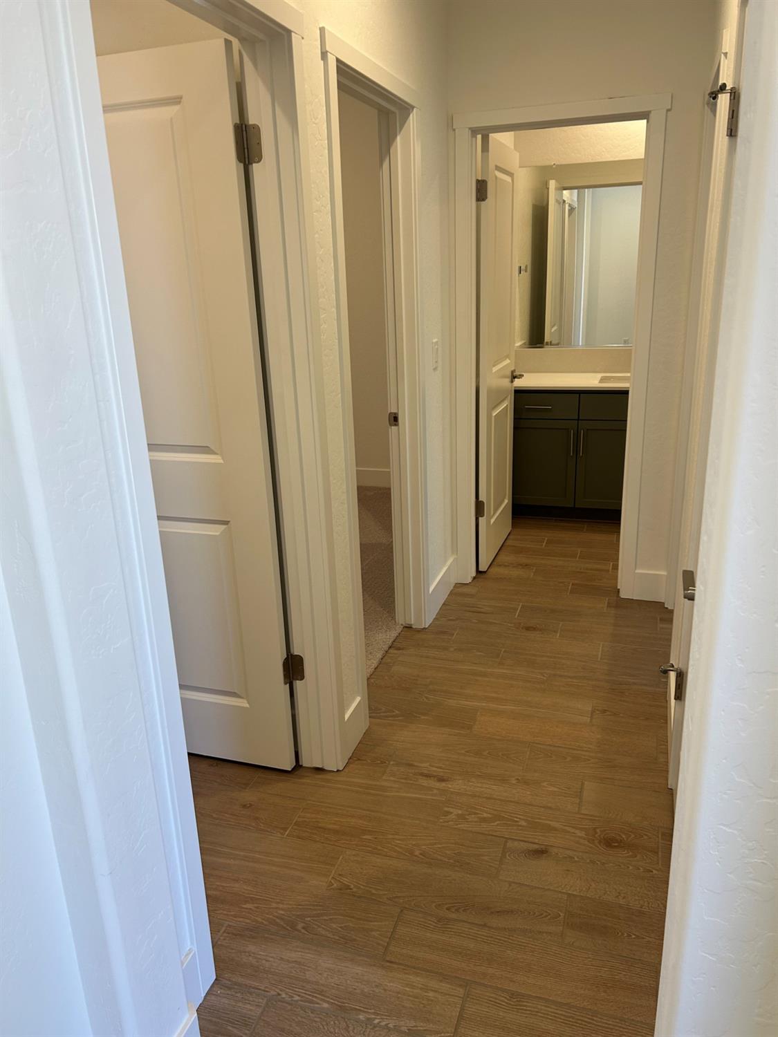 2873 E Corteza Dr, Fresno, CA 93730