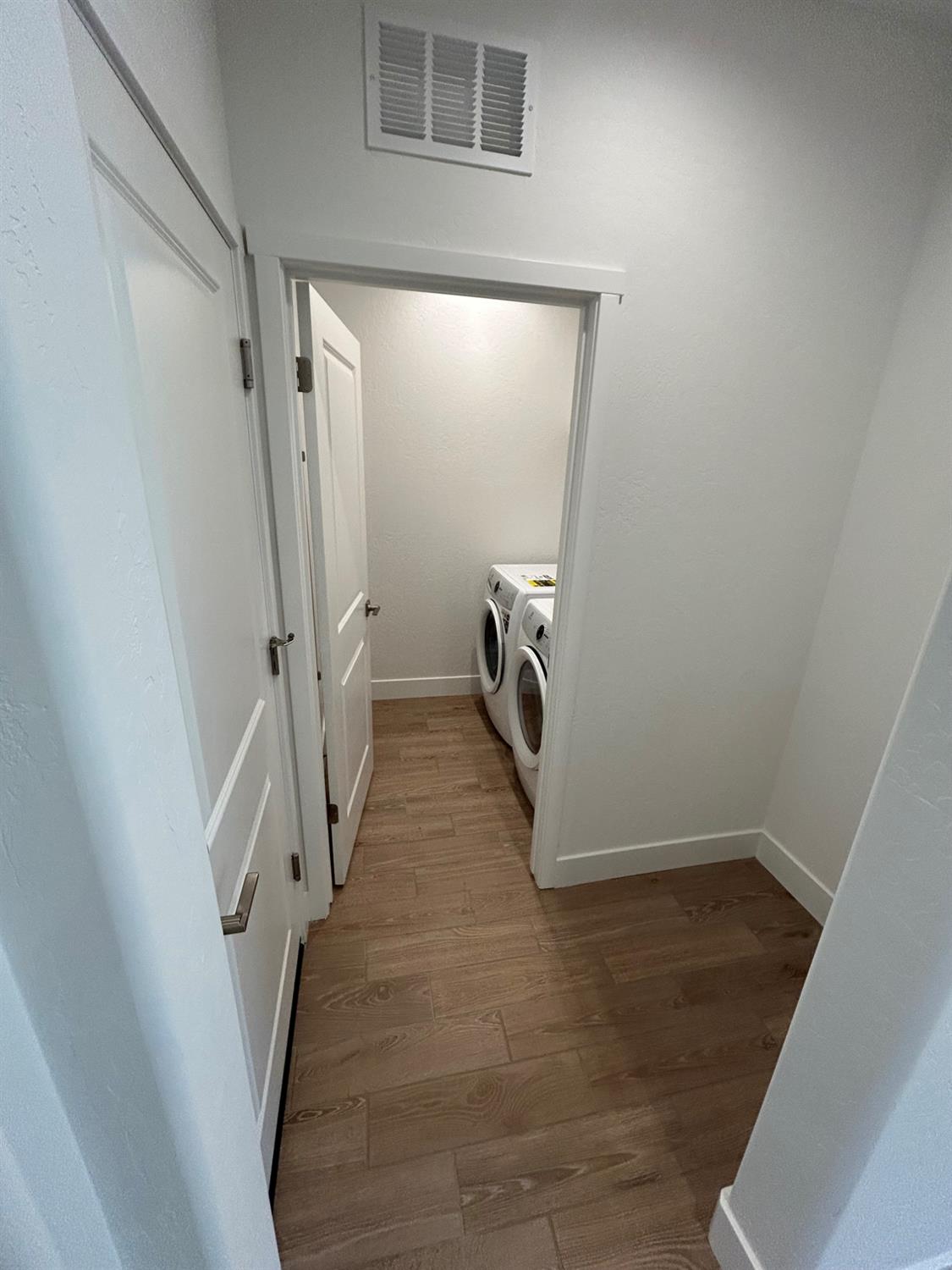 2873 E Corteza Dr, Fresno, CA 93730