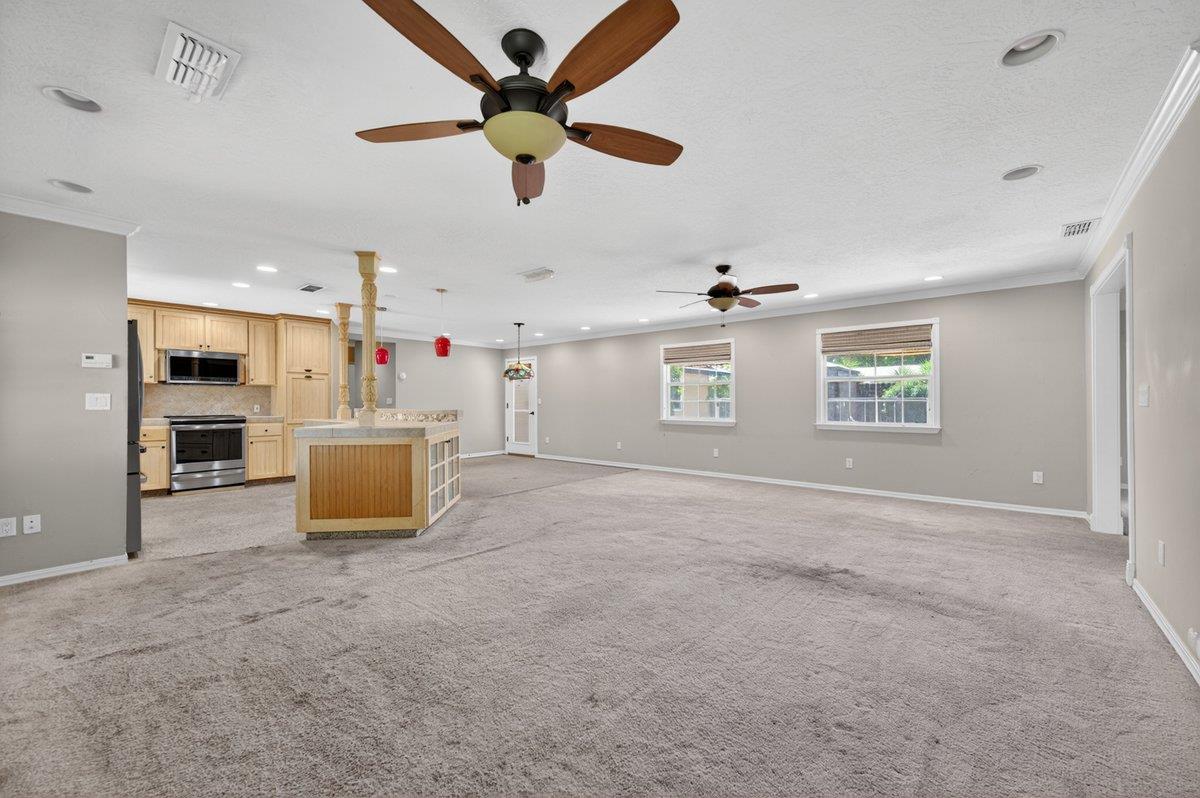 3291 E Los Altos Ave, Fresno, CA 93710