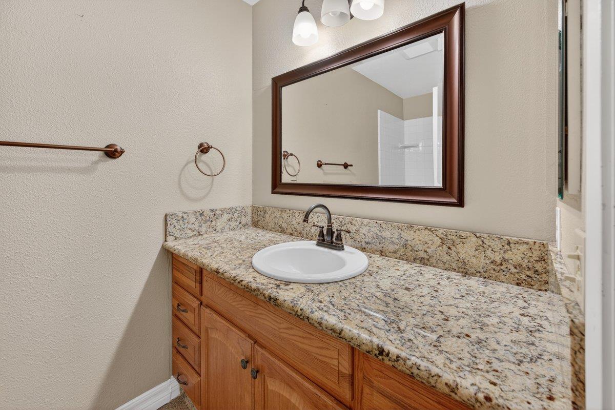 3291 E Los Altos Ave, Fresno, CA 93710